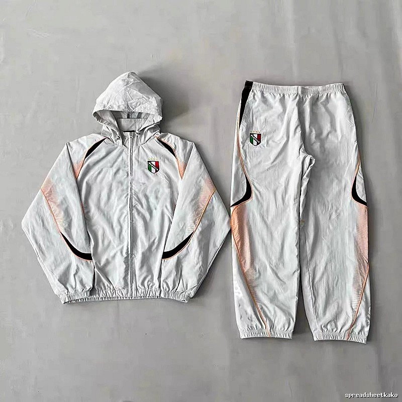 Italy Logo Detail Soccer windbreaker jacket Black Hooded Jacket with Relaxed Feel
