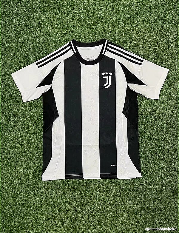 Real Madrid Daily Home soccer jersey White Real Madrid with Visual Detail