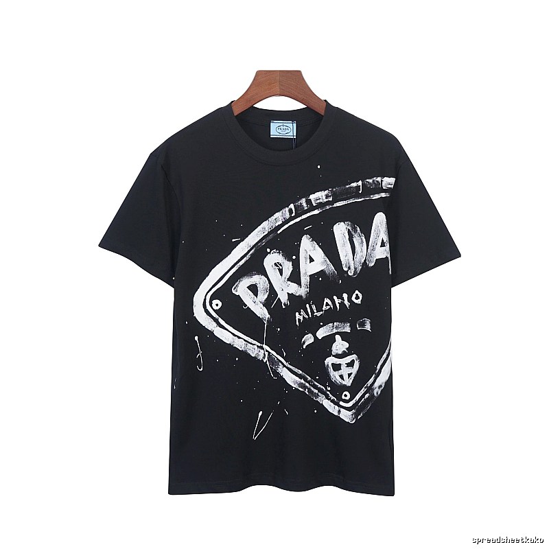 Amiri Travel Logo T-shirt Black Small AM with Modern Look