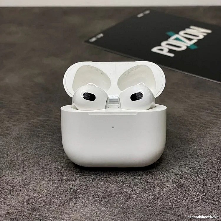 Apple AirPods Pro Earbuds in White