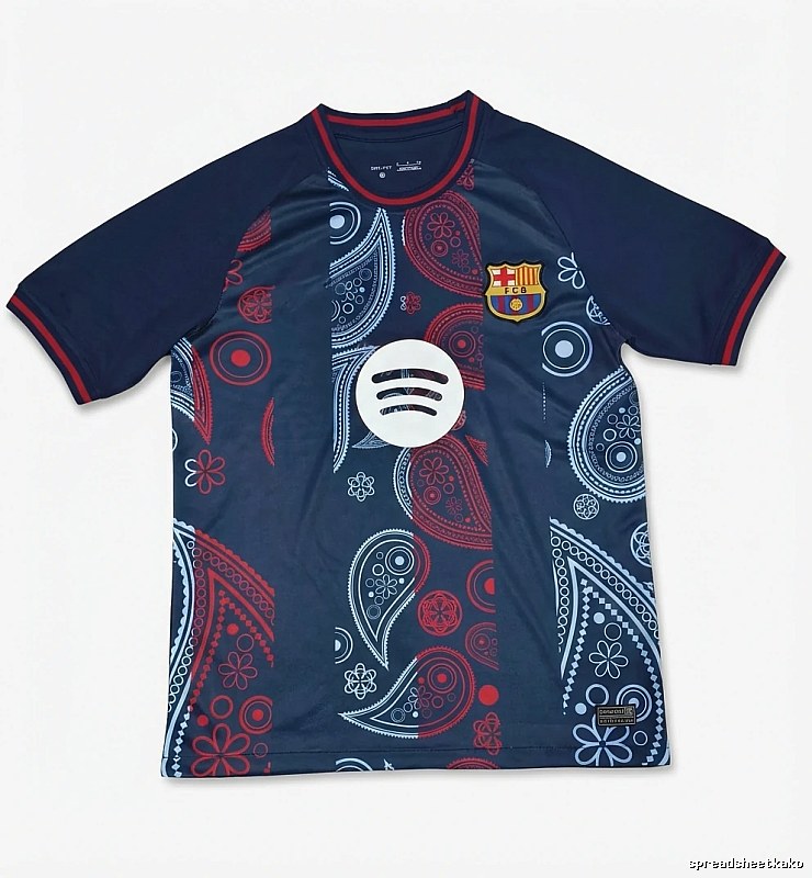 Blue T-shirt with Tokyo Ghoul print in trendy style