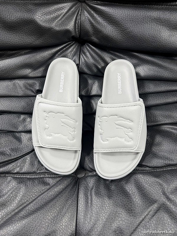 Burberry Equestrian Knight Collection Minimalist Style Light Grey Slide Sandals