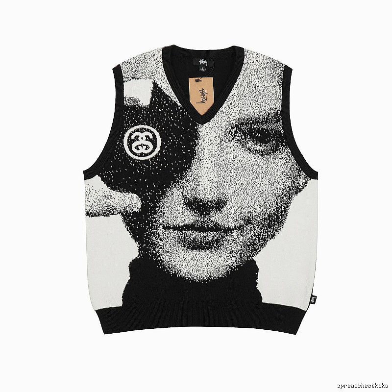 Stussy Black Swirl Graphic SweatShirt City Outfit