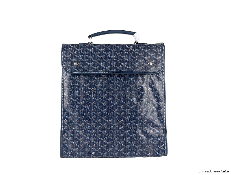 The classic dark blue backpack of GOYARD